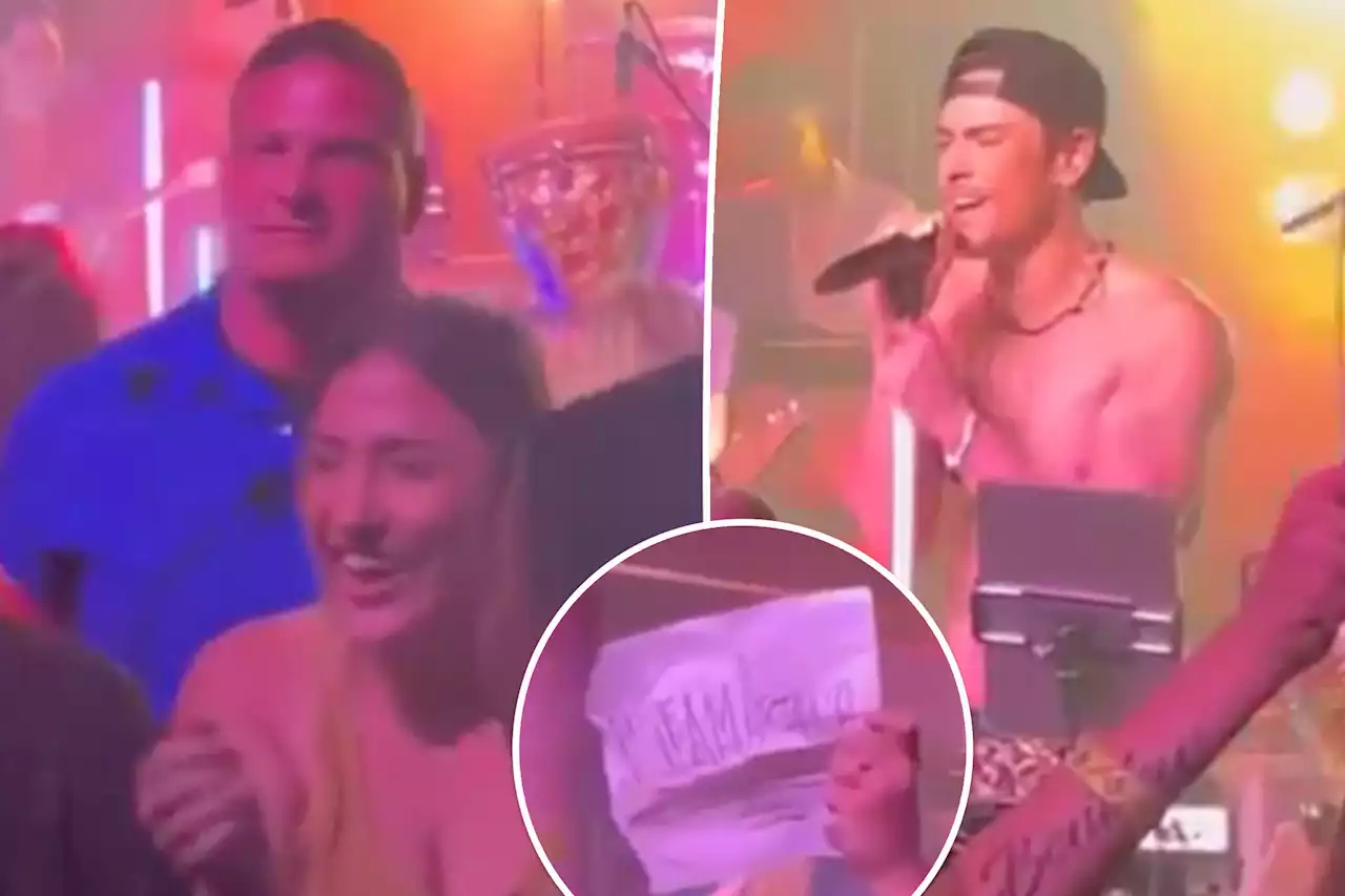 Fan kicked out of Tom Sandoval’s concert for holding ‘Team Ariana’ sign, giving him the finger