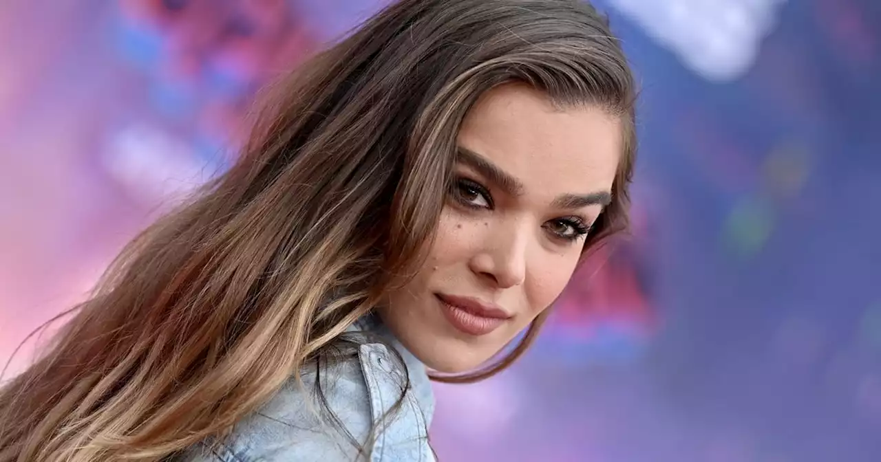 Hailee Steinfeld Shows Some Leg in an Extreme Slit Skirt at the 'Spider-Man' Premiere