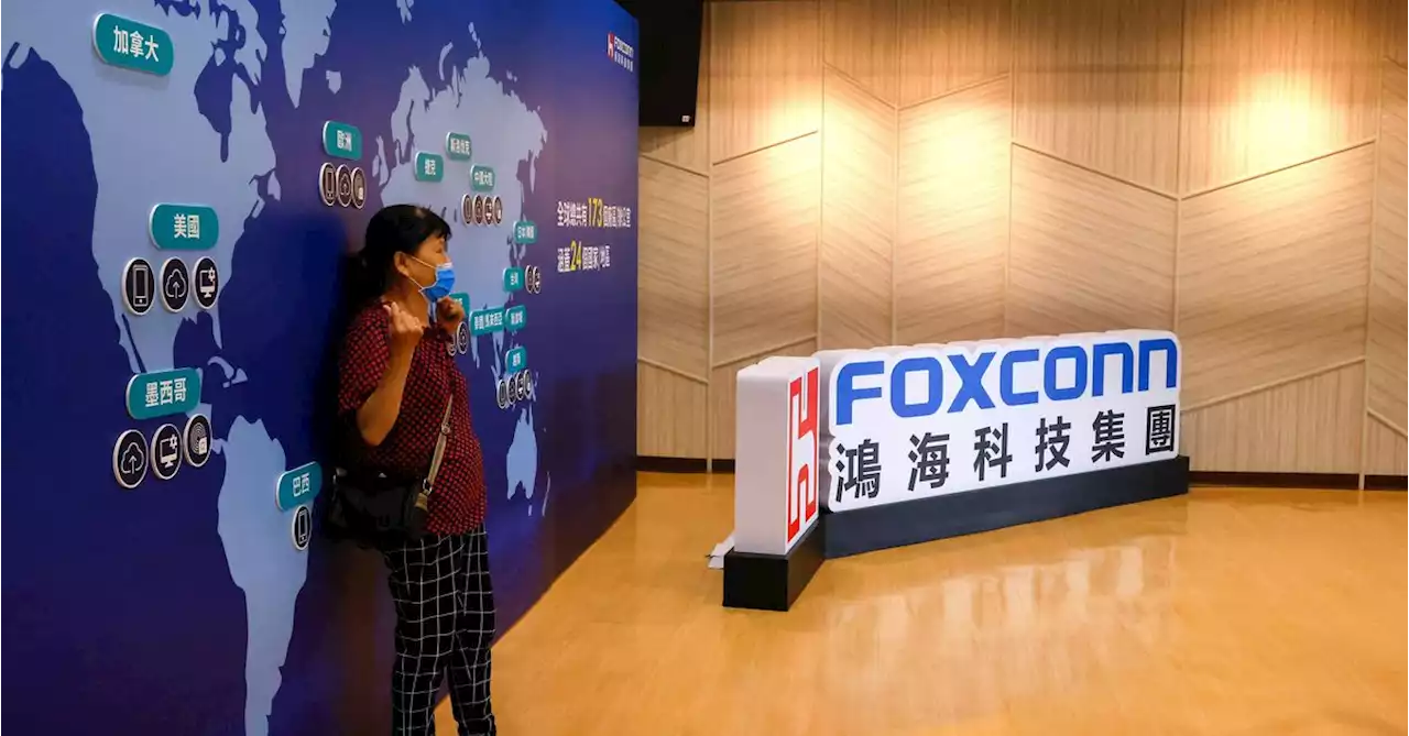 Foxconn sees AI driving strong server demand, but full year to be flat