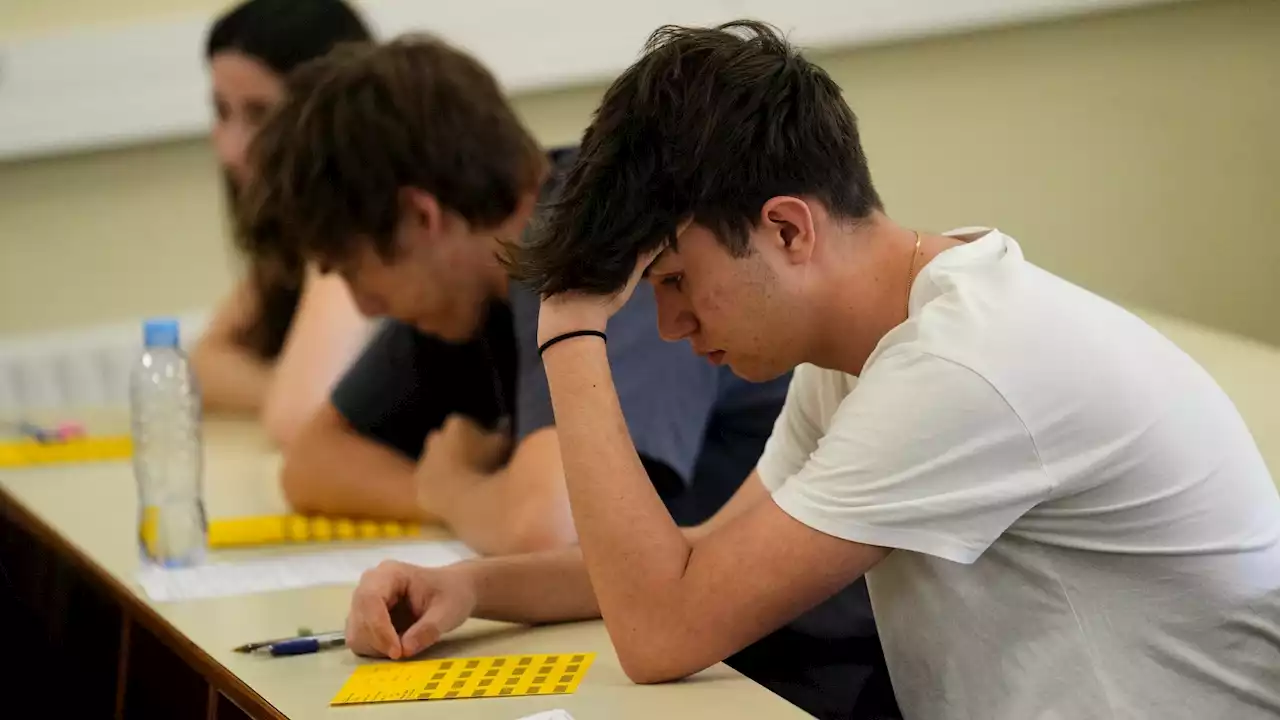 Educación paraliza la nueva EBAU a la espera de las elecciones