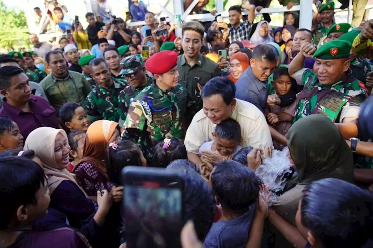 Momen Riang Anak-anak Sumbawa Main Air Bersama Prabowo saat Peresmian 11 Titik Air Bersih