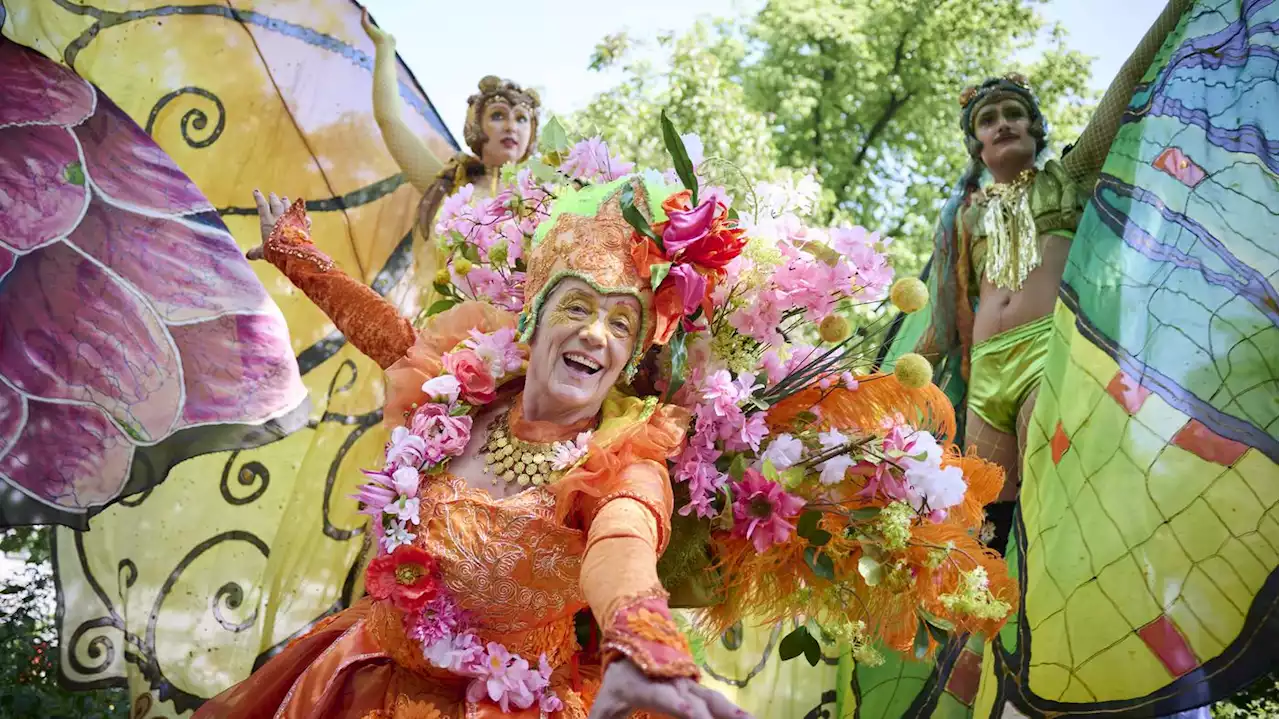 Der Karneval der Kulturen gehört zu ganz Berlin: Lasst ihn durch die Stadt wandern!