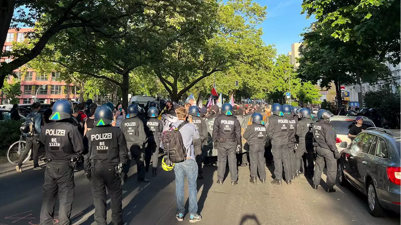 Nach Urteil gegen Lina E.: Festnahmen und Ausschreitungen bei linker Demonstration in Berlin