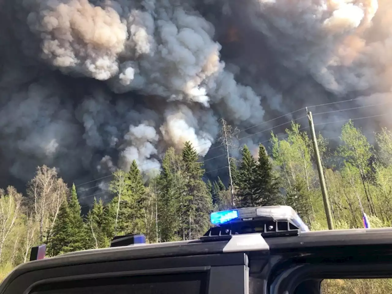 Fire crews holding the line against wildfires near White River