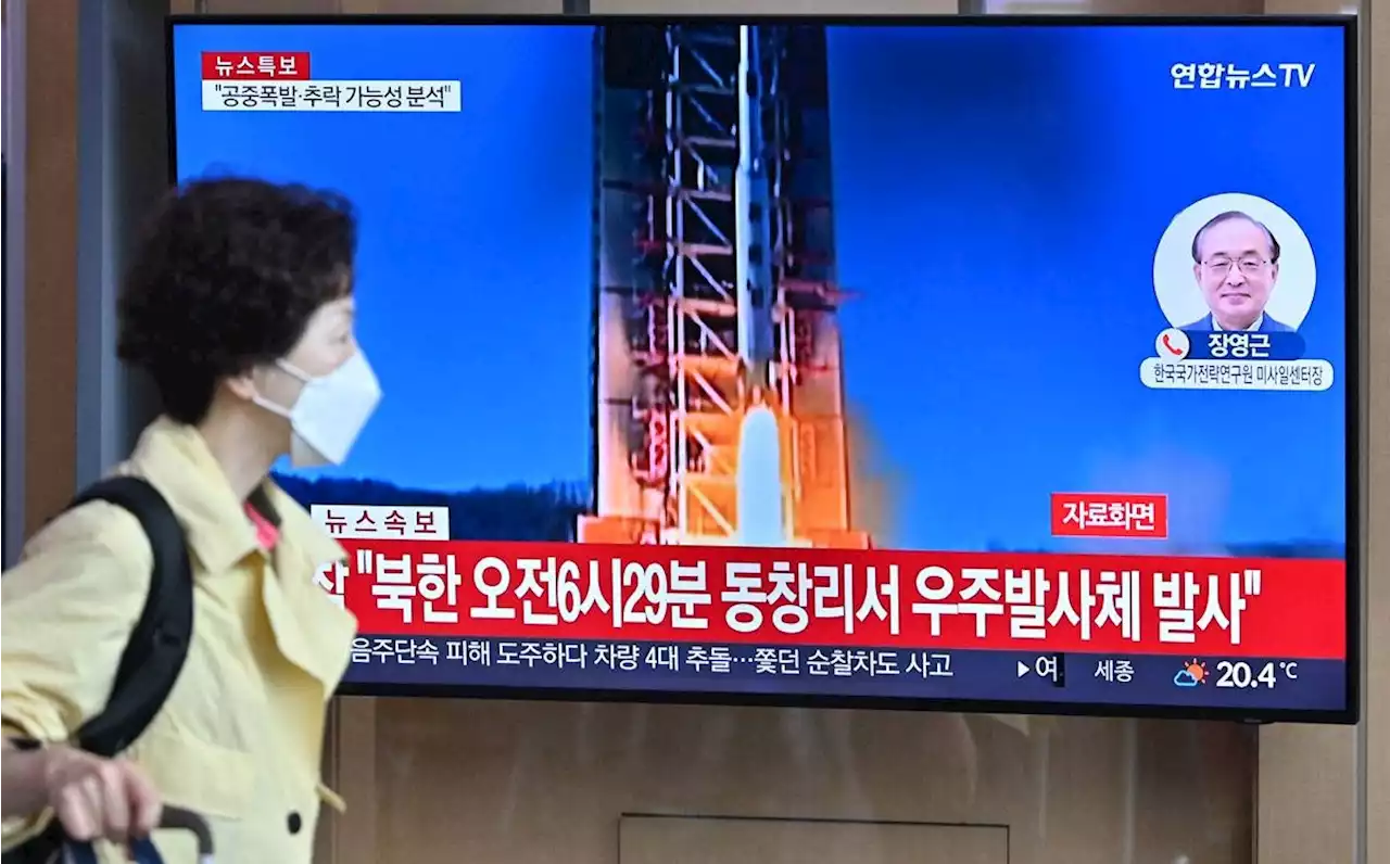 North Korea spy satellite launched, 'crashes into sea'