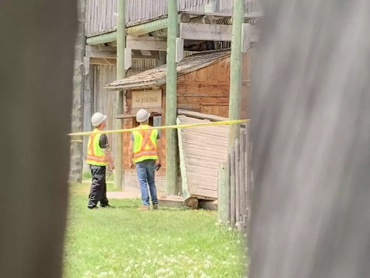 Platform collapse at Winnipeg's Fort Gibraltar sends 17 to hospital including children