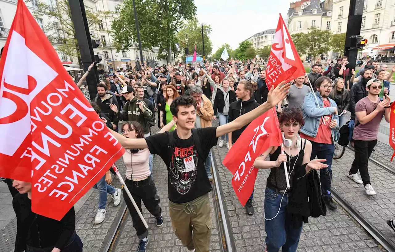 Manifestation à Nantes après le rejet du RIP sur les retraites