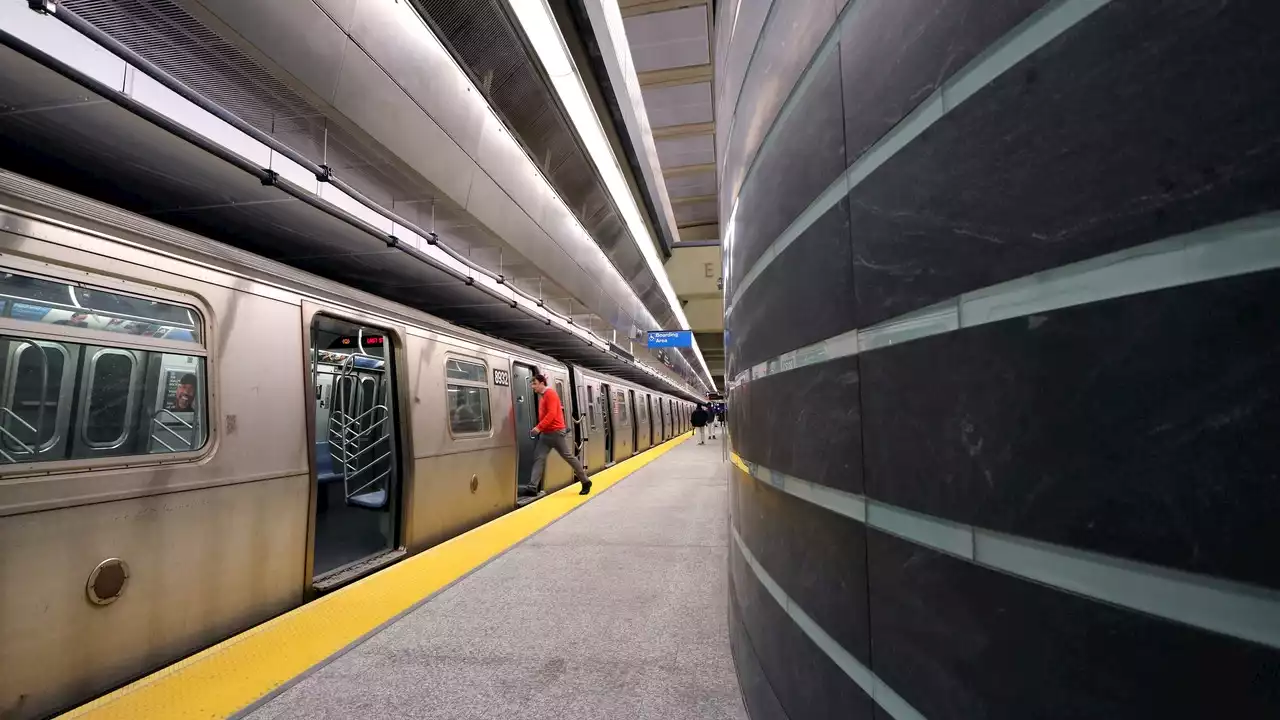 Un hombre estrangula un imitador de Michael Jackson en el metro de Nueva York