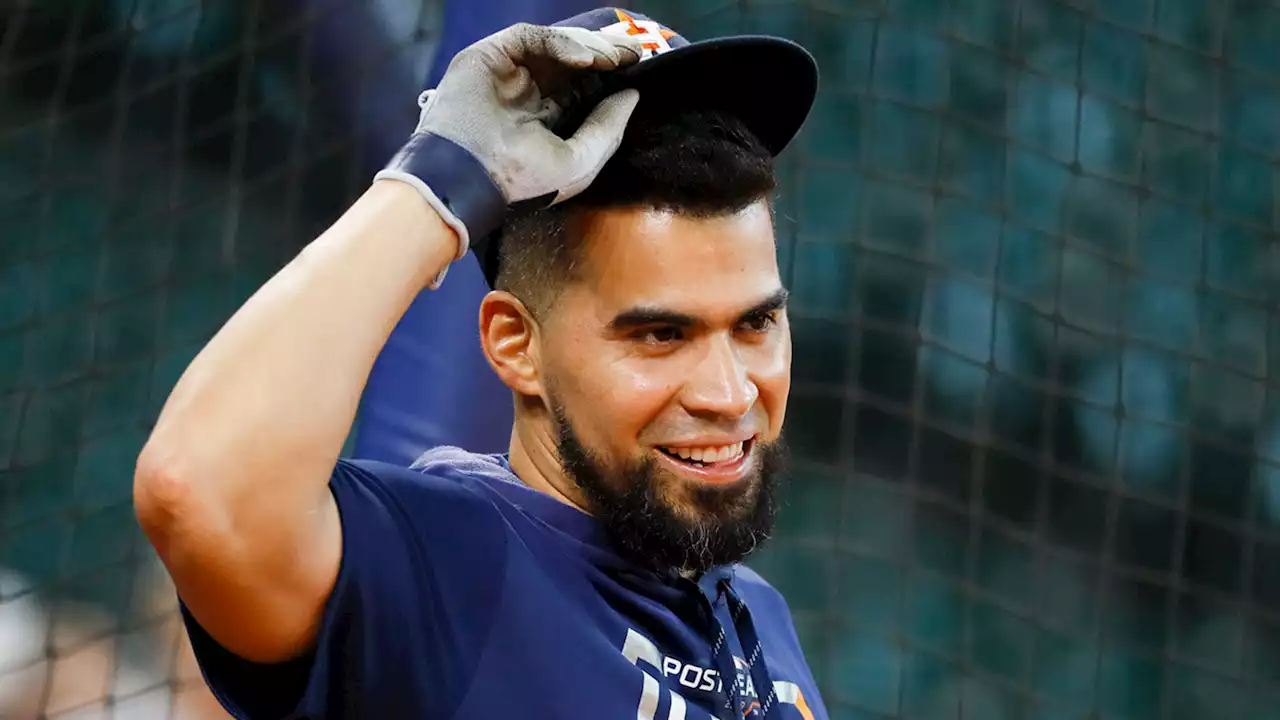 Robinson Chirinos, who appeared in career-high 114 games for the Astros in 2019, retires