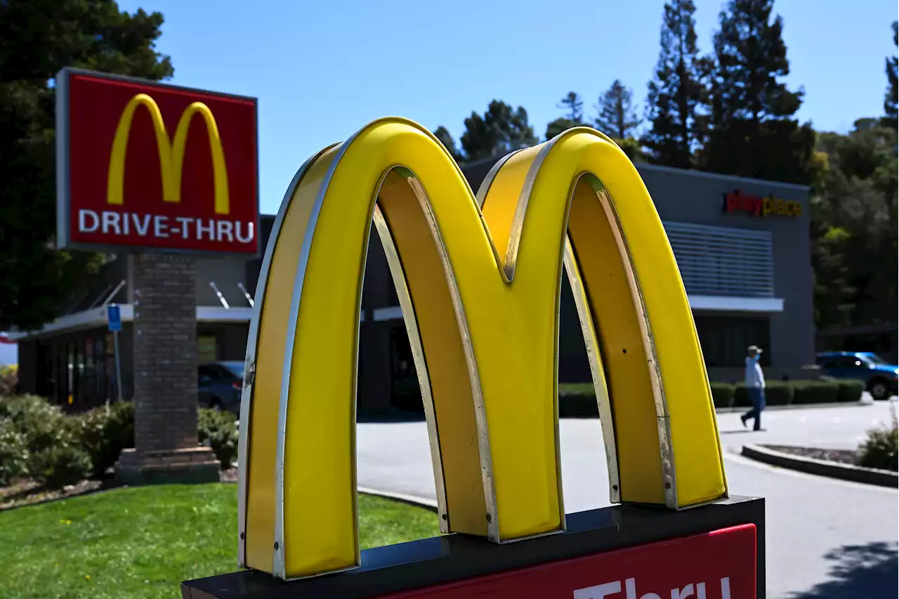 Hallan a cerca de 300 niños trabajando ilegalmente en tiendas McDonalds en EE.UU.