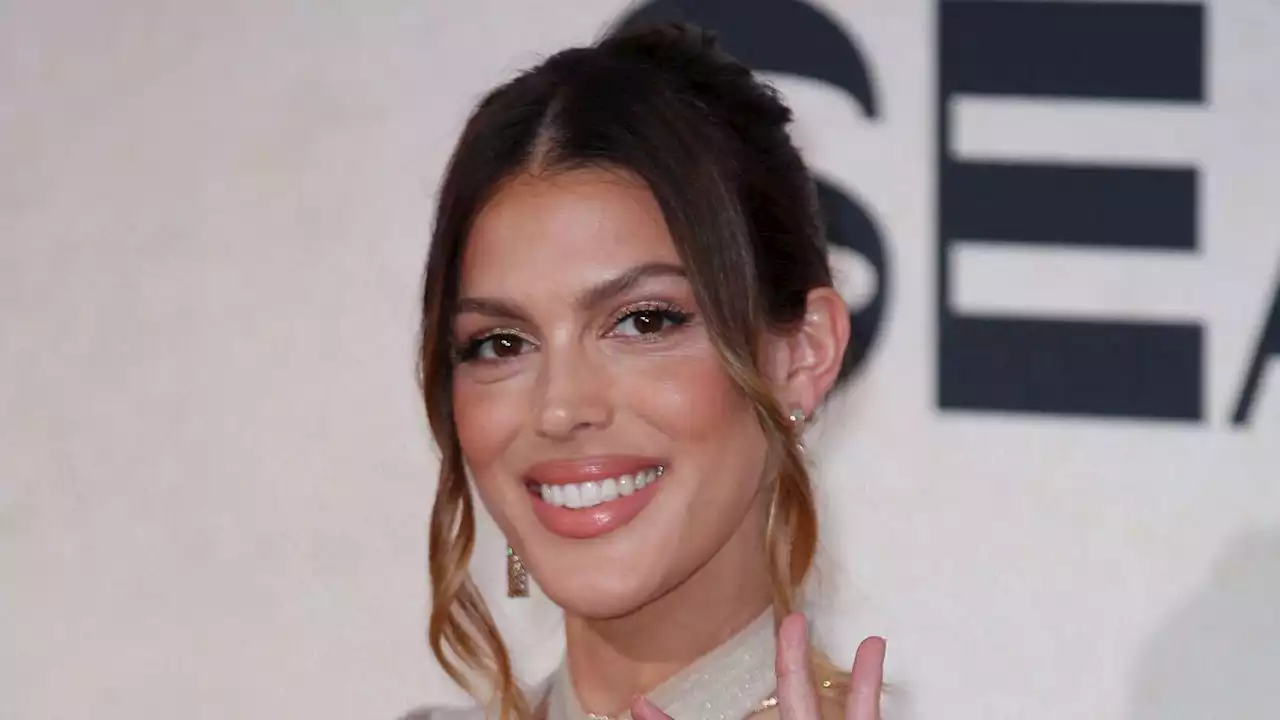 Iris Mittenaere : 'Si vous voulez tout savoir...', ses confessions très franches sur son corps