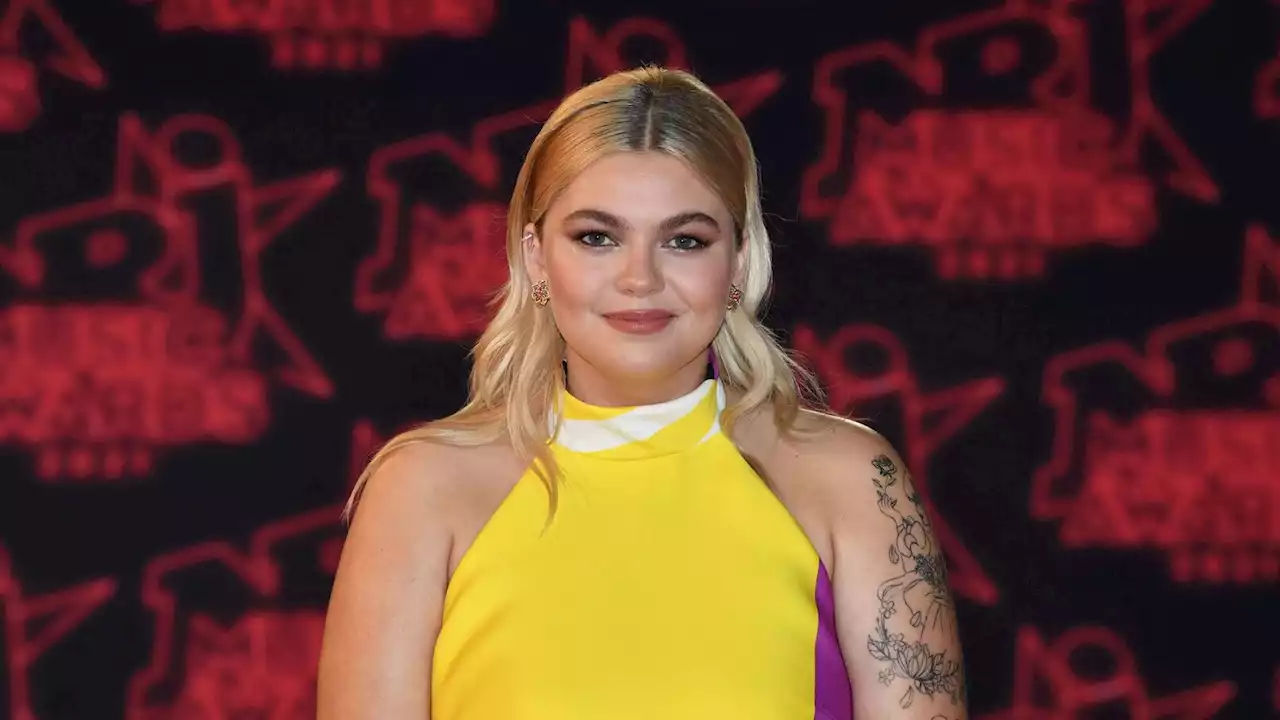 Louane maman : ses confidences étonnantes sur sa fille Esmée qui 'a trop confiance en elle'