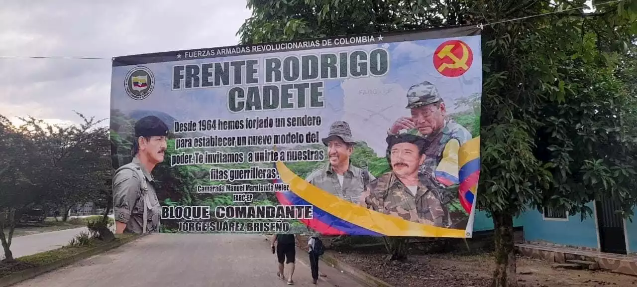 Cartagena del Chairá amanece con pancartas en viviendas invitando a unirse a la guerrilla