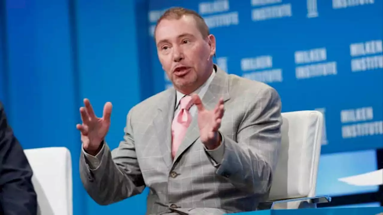 Regional banking crisis won't end unless the Fed cuts interest rates, Jeffrey Gundlach says