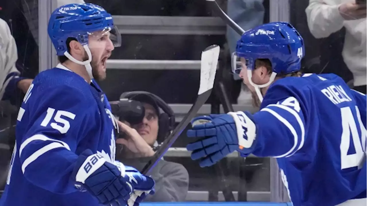 Leafs lead Panthers 2-1 after first period