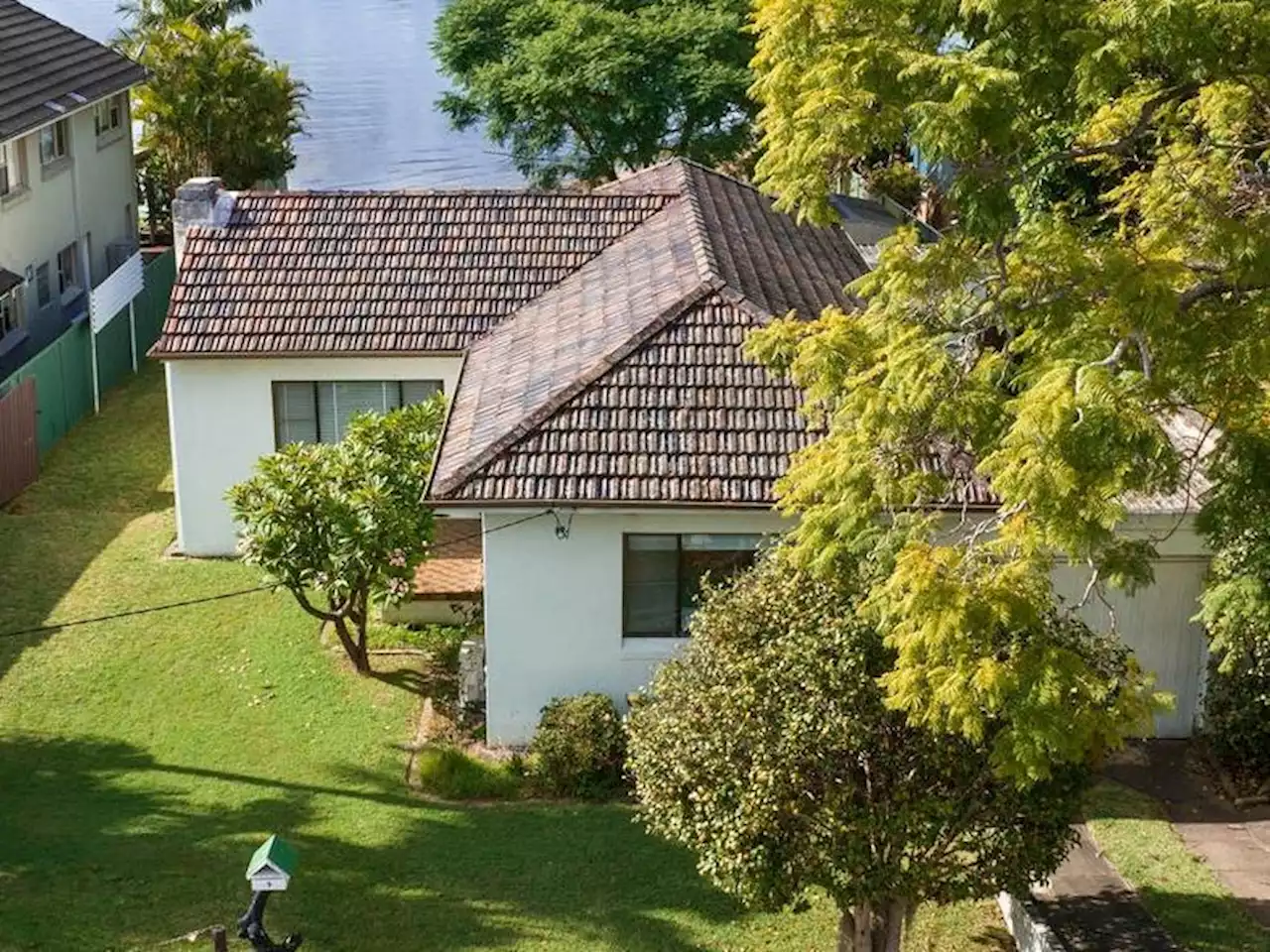 Tiny, two bedroom waterfront house tipped to sell for $8m plus in Cabarita - realestate.com.au