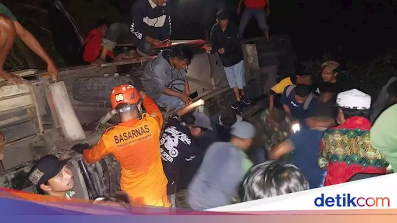 Bus Muat 29 Santri Gontor di Parimo Sulteng Masuk Jurang, 3 Orang Tewas