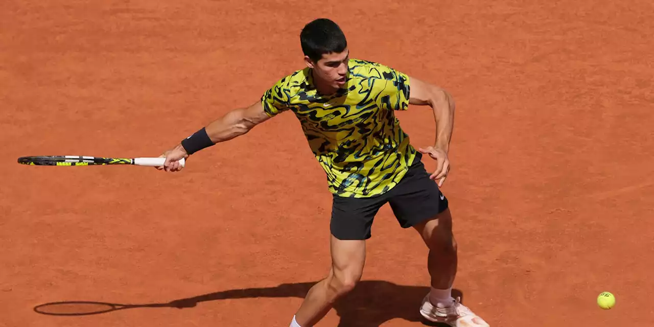 L'Espagnol Carlos Alcaraz à deux marches du doublé à Madrid, Swiatek dans le dernier carré