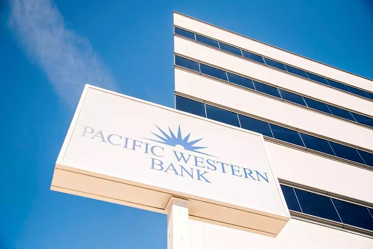 PacWest se desploma más de un 50% ante su posible venta