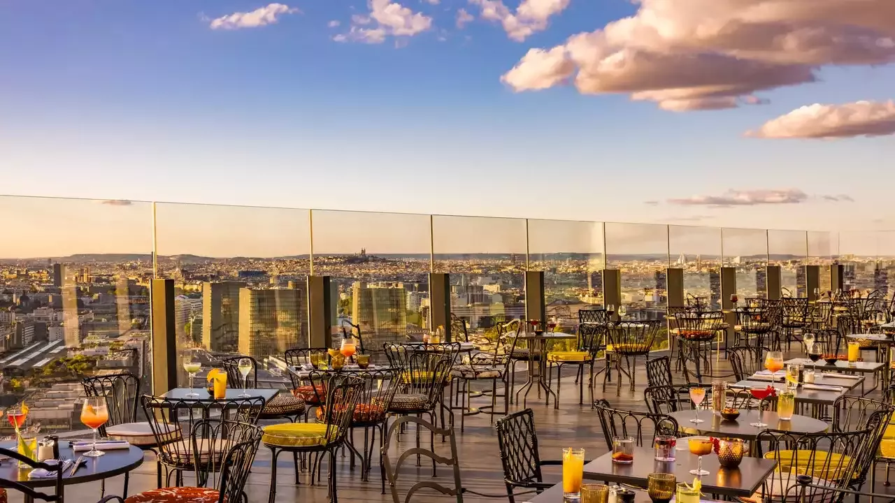 Les Meilleurs Rooftops De Paris Pour Manger Et Boire Un Verre Au Printemps Et Cet T