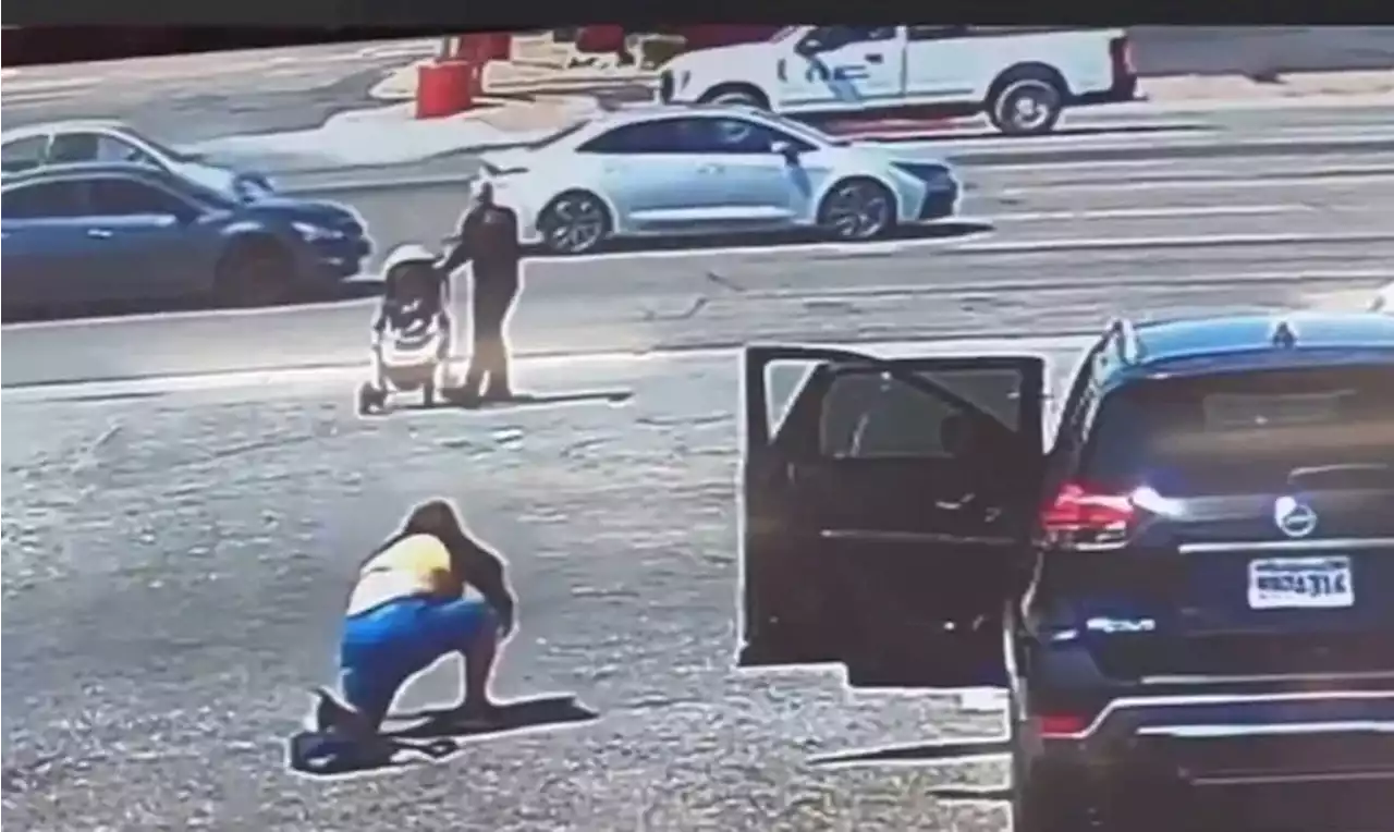 Homem para carrinho descontrolado e salva bebê de atropelamento em rodovia; vídeo