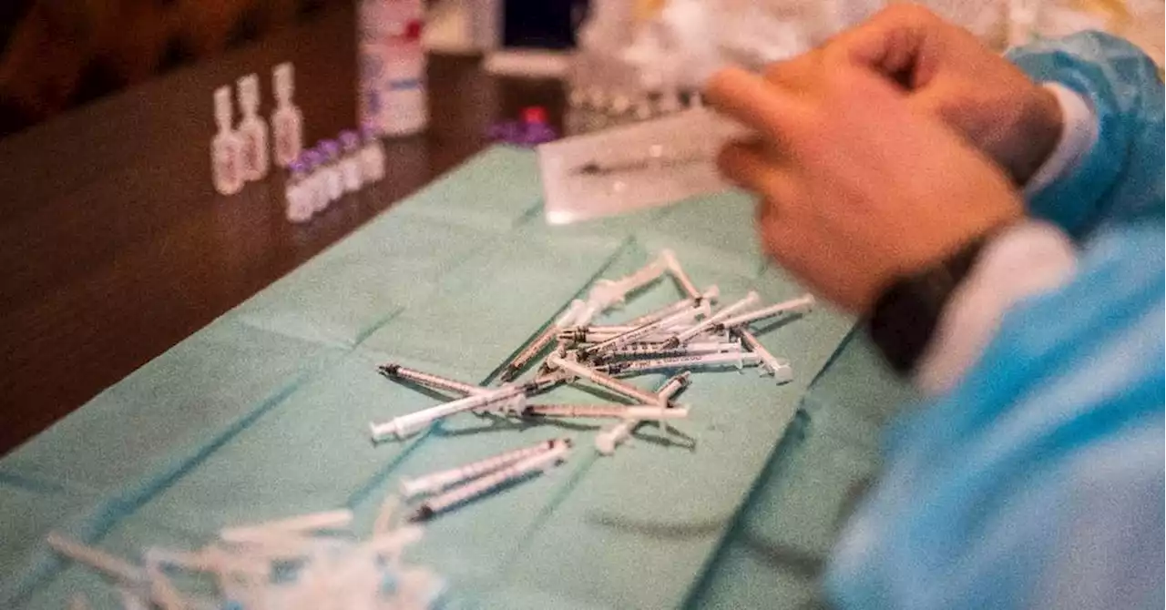 Obligation vaccinale : des organisations de soignants choquées par le vote des députés