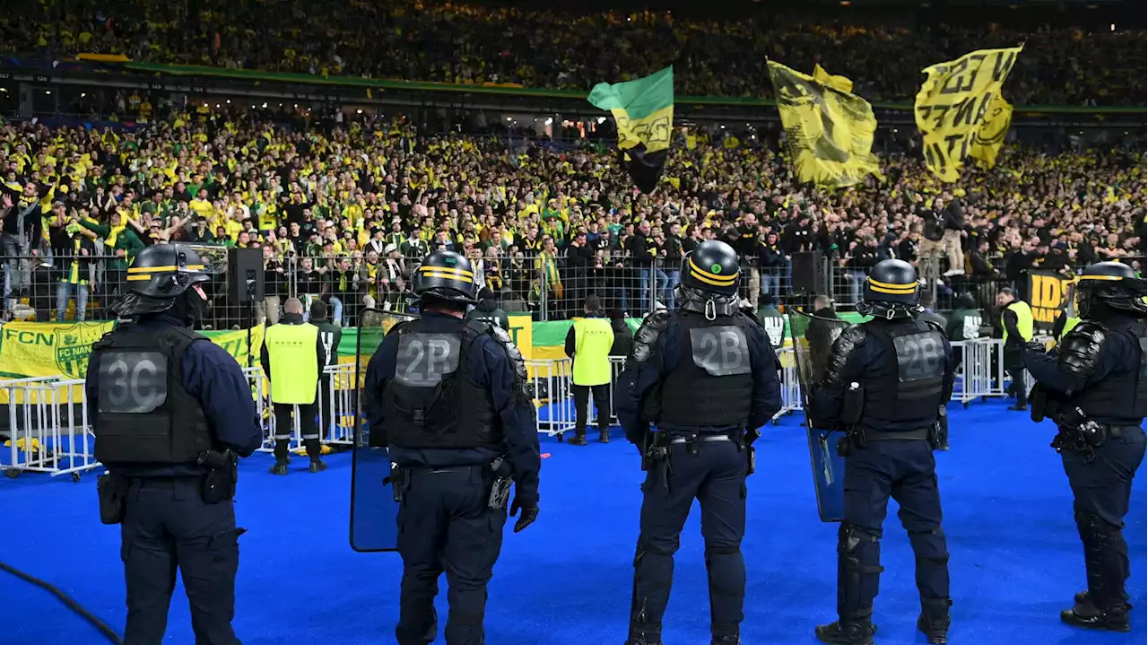 Darmanin aimerait s’inspirer de l’interdiction de stade pour les manifs, et ça ne passe pas auprès des supporters