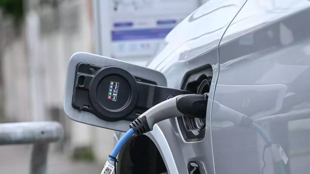 Voiture électrique : la France passe enfin le cap des 100.000 bornes de recharge