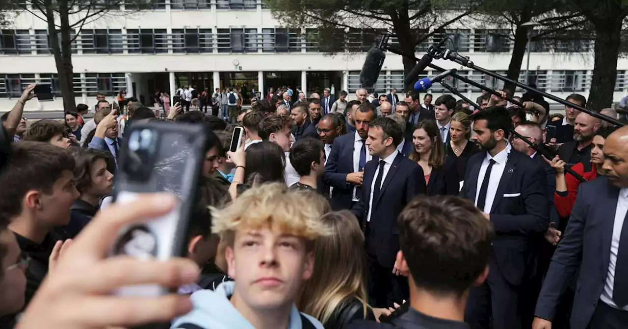 Réforme de l’enseignement professionnel : à Saintes, Macron donne de la voie pro malgré les casseroles