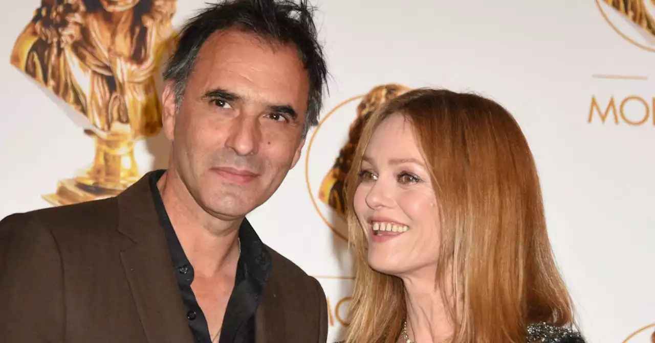 Samuel Benchetrit dénonce le comportement d'un journaliste avec Vanessa Paradis, à tout juste 18 ans