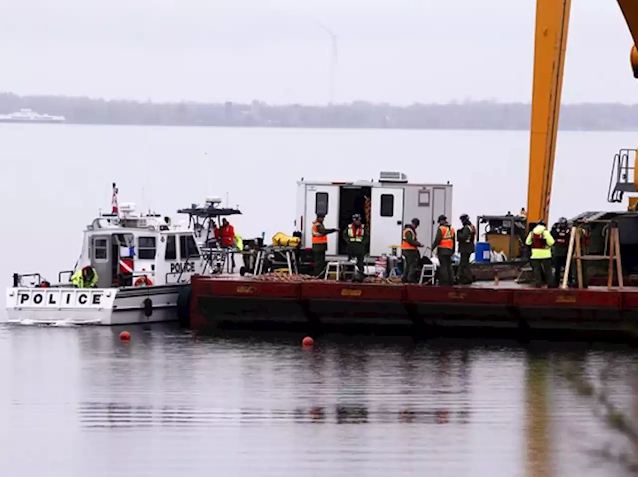 Human remains found in Lake Ontario during recovery of second vehicle