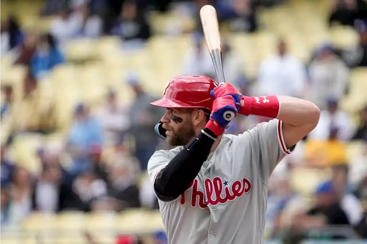 Dodgers sweep Phillies out of L.A. with a walkoff grand slam by Max Muncy