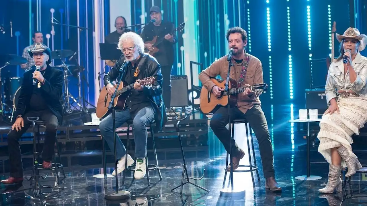 Sula Miranda e Renato Teixeira cantam juntos no Faustão na Band; veja fotos