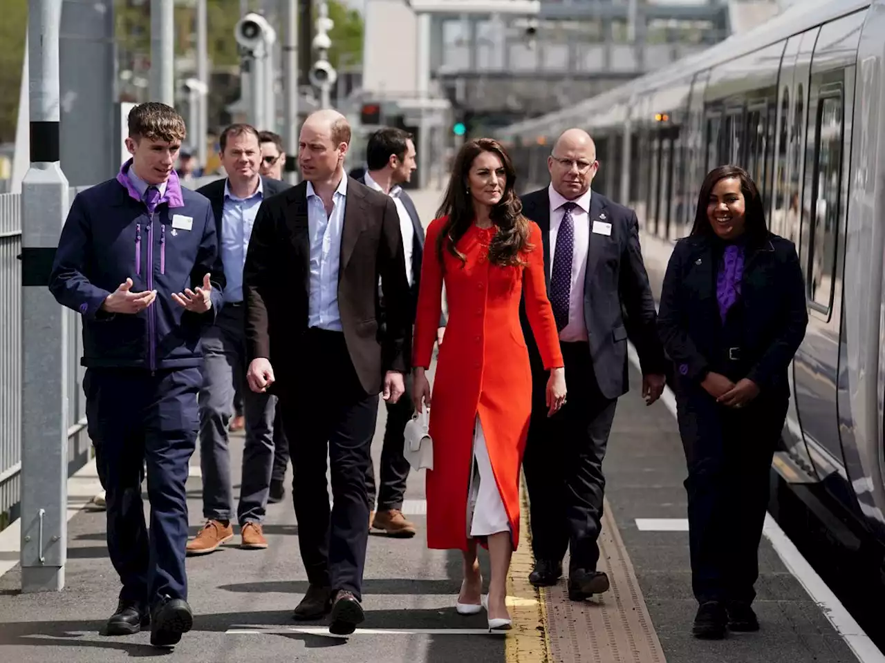 William and Kate take the Tube to the pub as London prepares for coronation