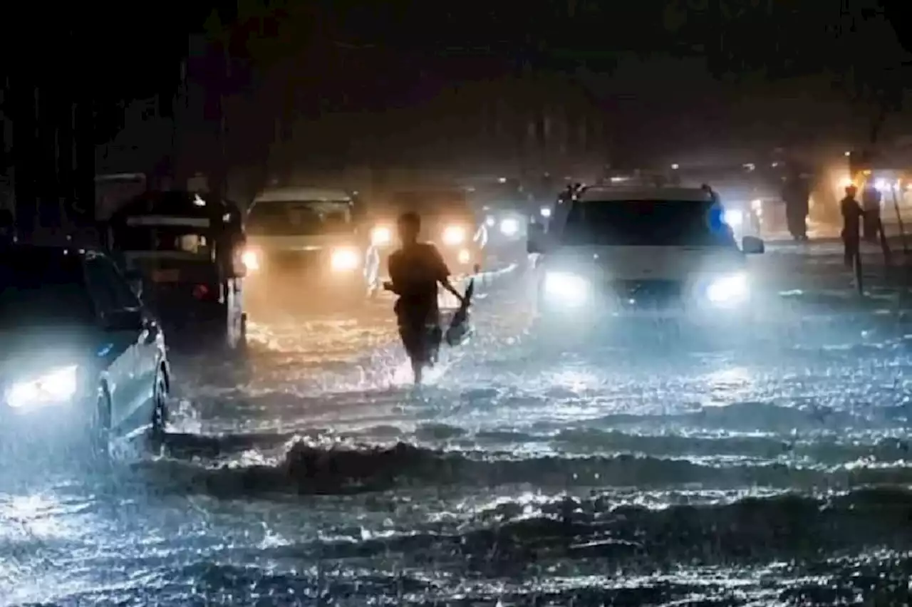 Diguyur Hujan Lebat, 3 RT di Jakarta Barat Terendam Banjir