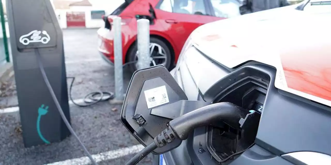 Voitures électriques : la barre des 100 000 bornes de recharge enfin atteinte en France