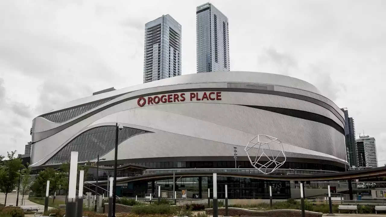 Edmonton man charged after two alleged stabbings at Oilers watch party