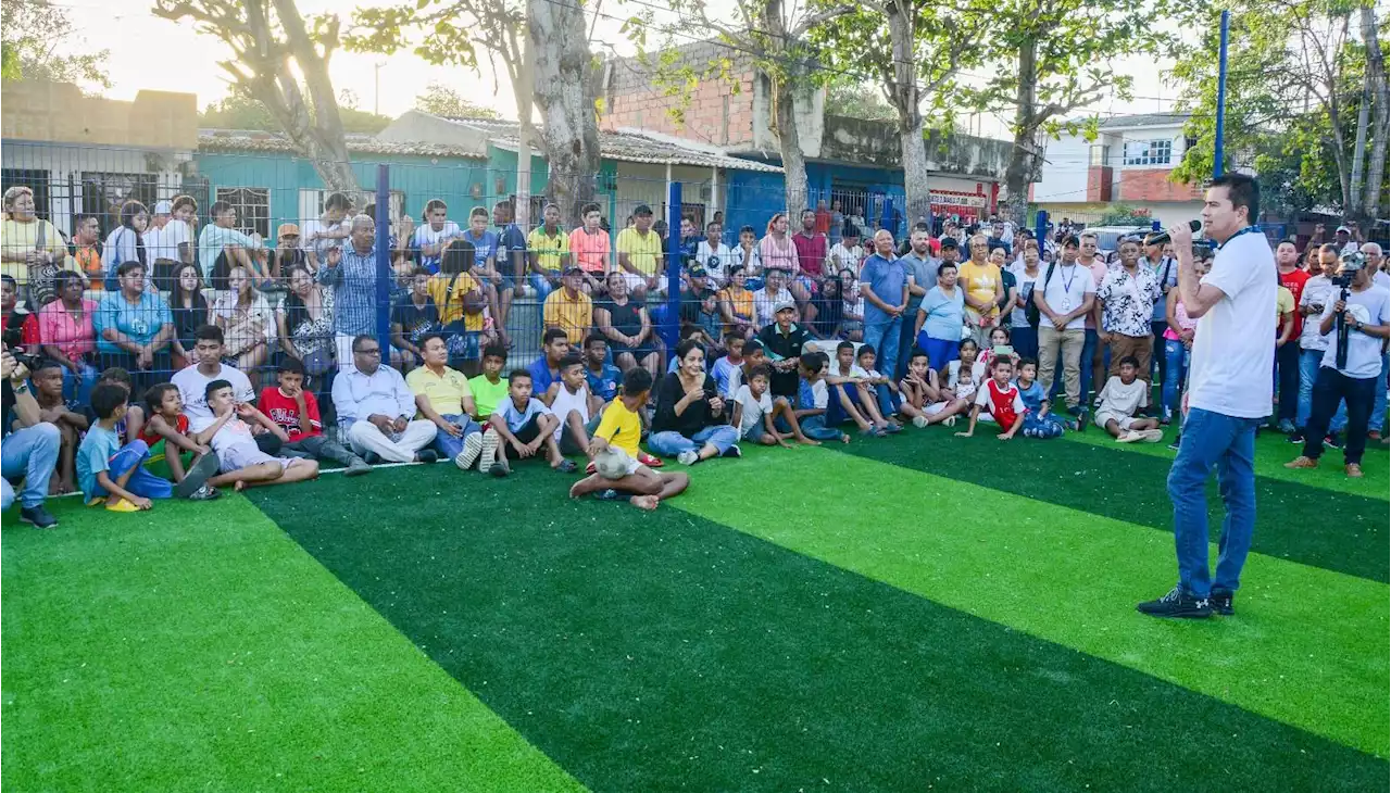 Alcaldía de Soledad entregó parque-cancha en el barrio La Central