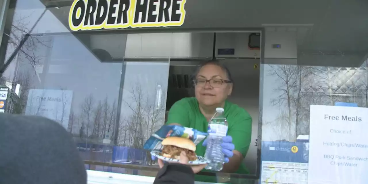 Family drives food truck from Wasilla to serve hot lunches to Anchorage’s unsheltered residents