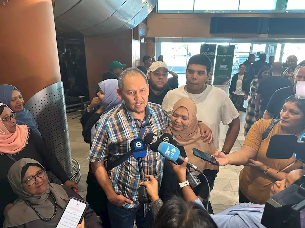 WATCH | 'Fighter jets, bombs and gunshots': South Africans back home after long trek fleeing Sudan | News24