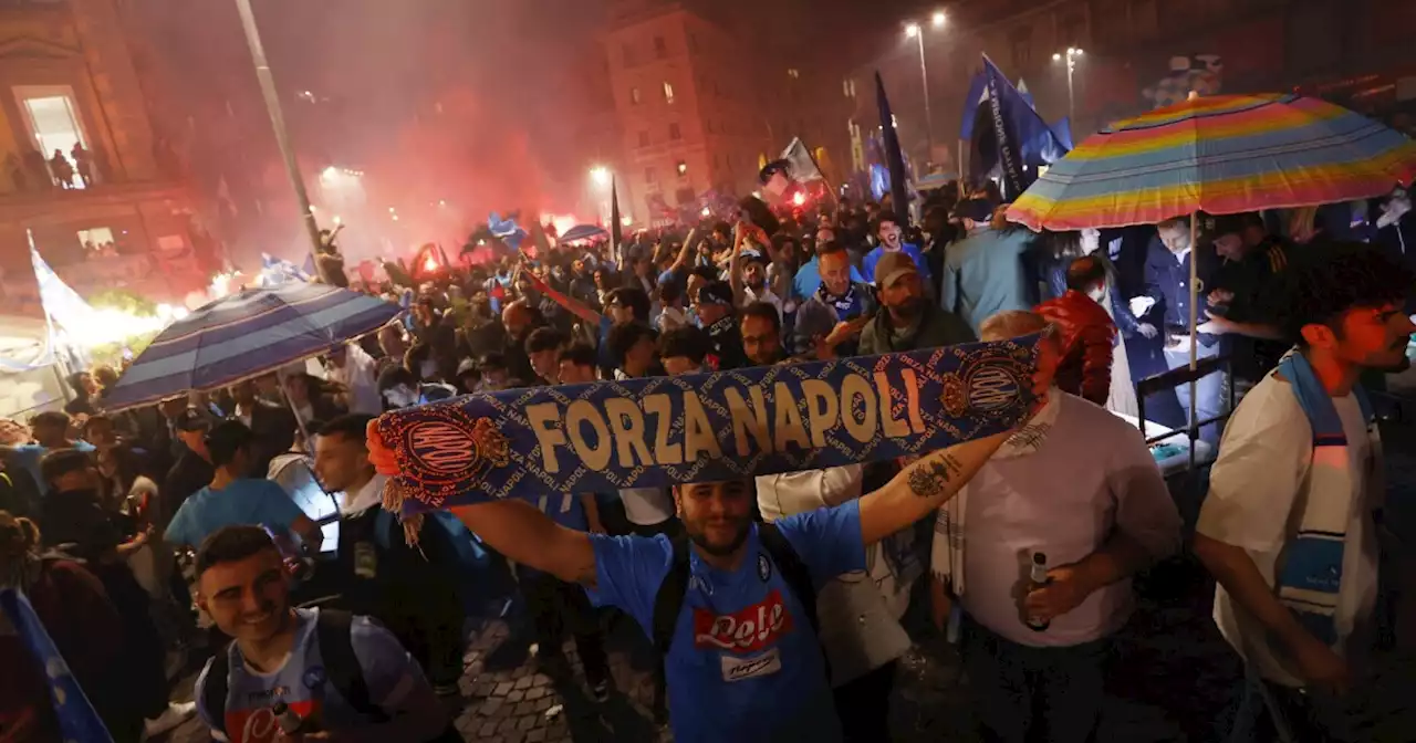 Festejos del Napoli campeón hacen temblar la ciudad