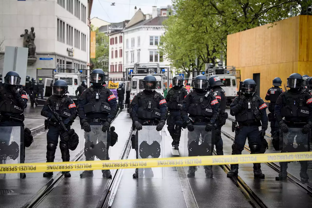 Leitartikel zur Basler Polizeiarbeit – Stephanie Eymann zeigt Profil– und die Linke versagt