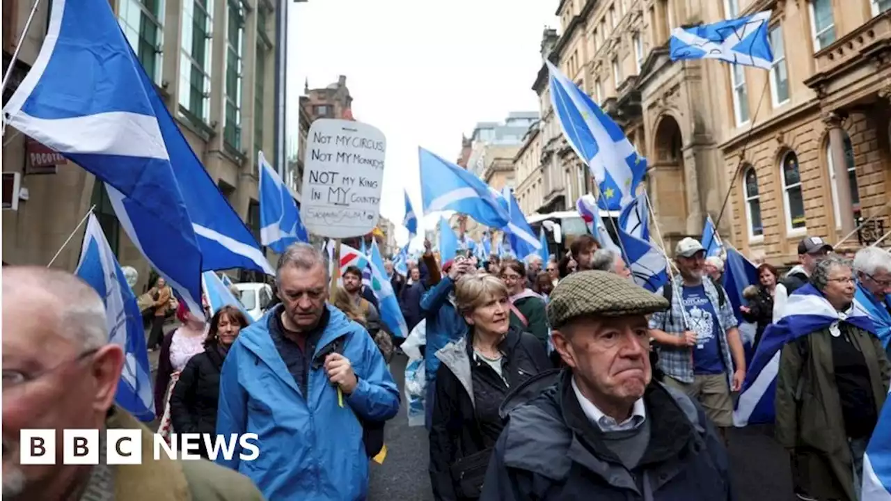 Thousands join march for Scottish independence