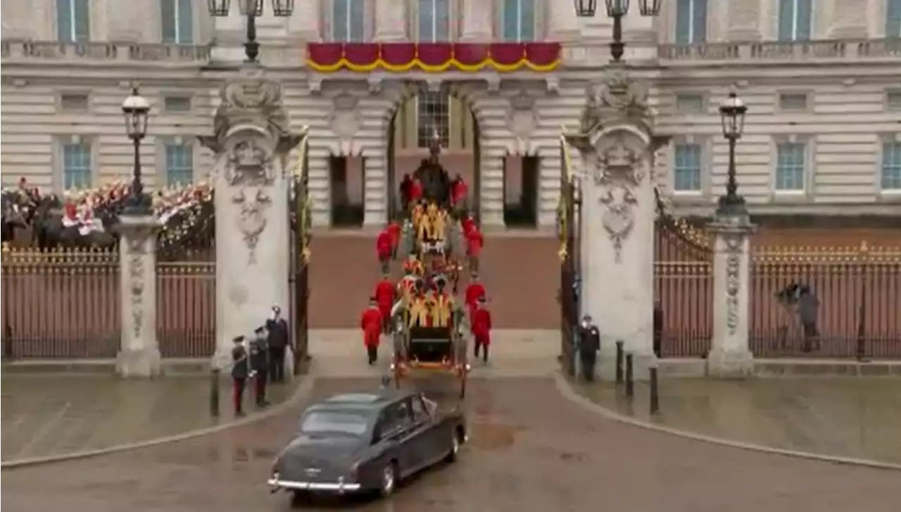 EN DIRECT - Officiellement couronnés, Charles III et Camilla de retour à Buckingham