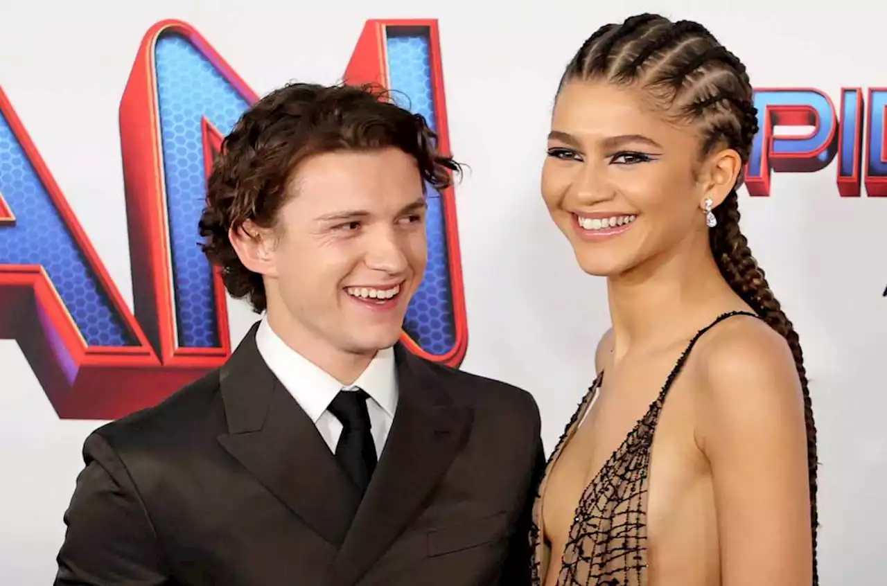 Zendaya & Tom Holland Cheer on Golden State Warriors During NBA Playoffs Date Night