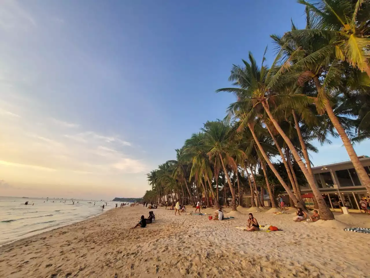 Converge launches services in Boracay | Lorenz S. Marasigan