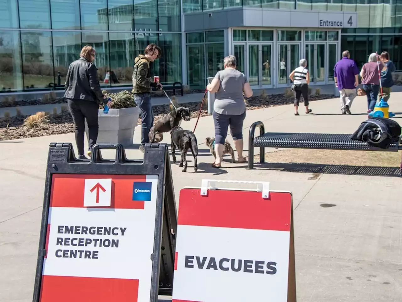 'A sight of doomsday': Drayton Valley evacuees find refuge in Edmonton