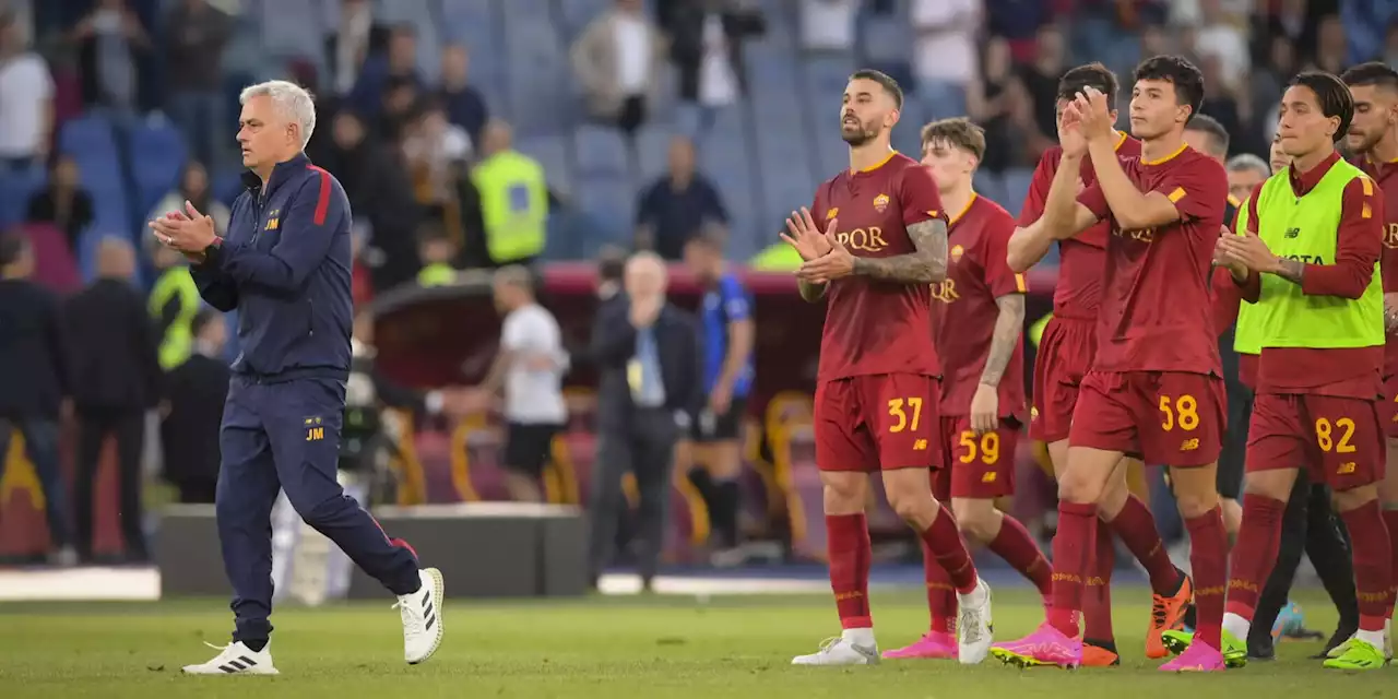 Il grazie di Mourinho e l'Olimpico commosso: cronaca di un finale in lacrime