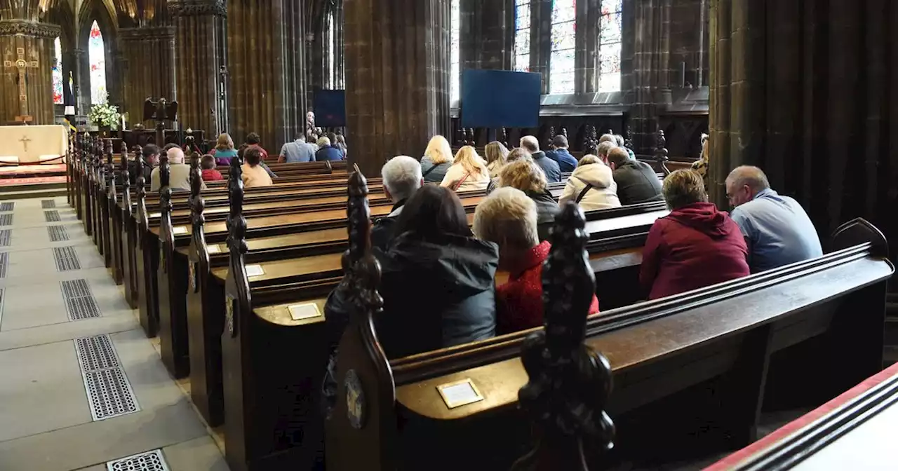 Glasgow Coronation chaos as screens cut off at Cathedral before King is crowned