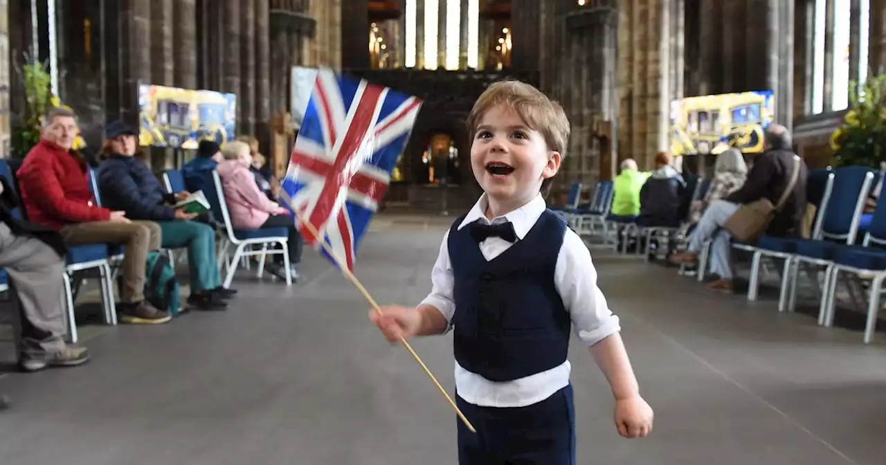 Glasgow Coronation revellersshare excitement as King Charles arrives at Abbey